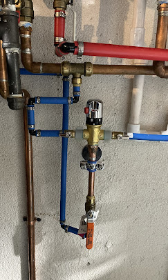 Hydronic boiler piping
